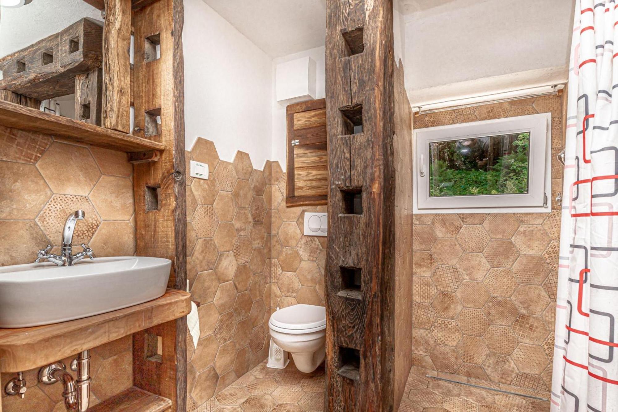 House By The Stream - Happy Rentals Avce エクステリア 写真