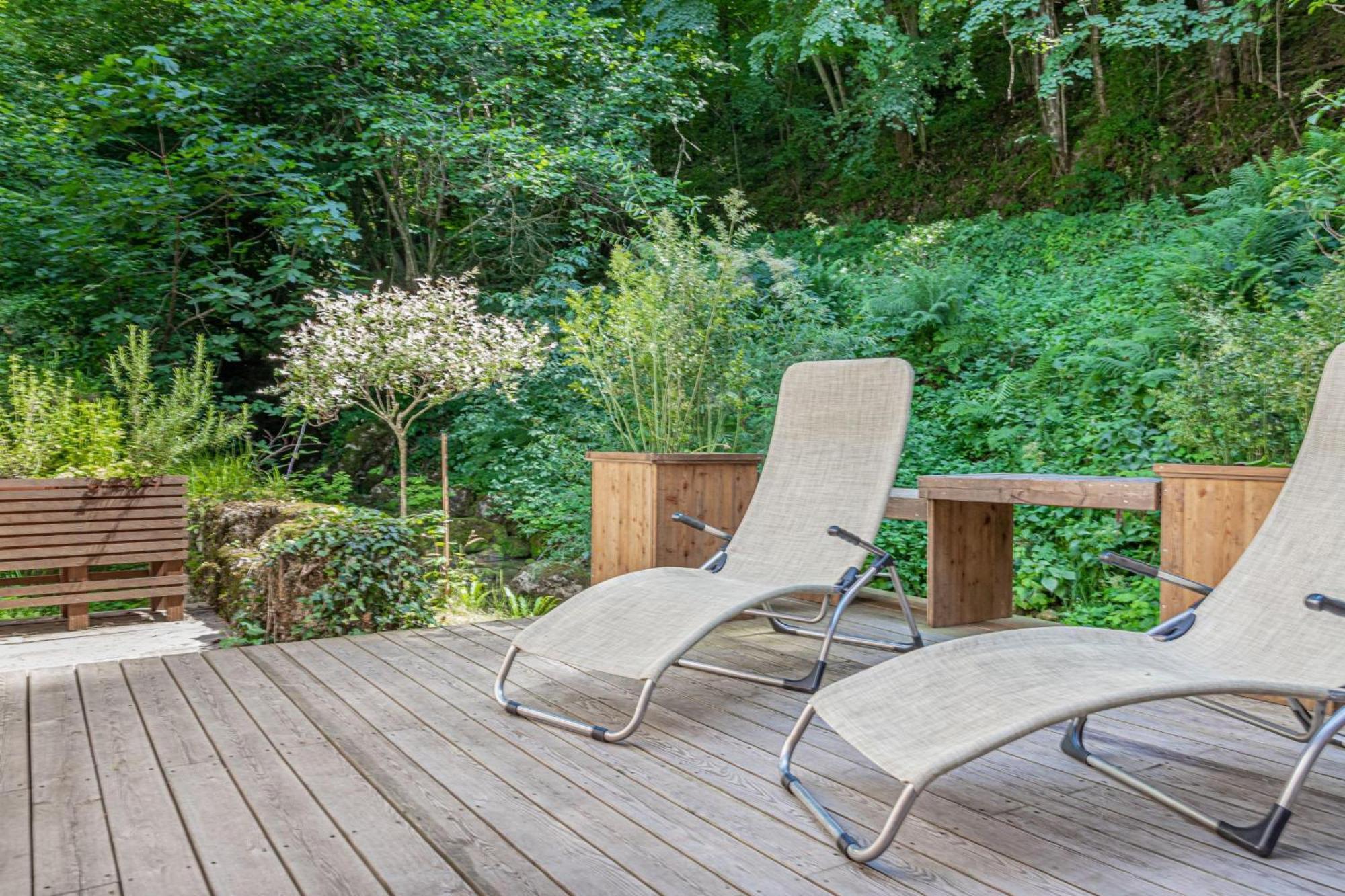 House By The Stream - Happy Rentals Avce エクステリア 写真