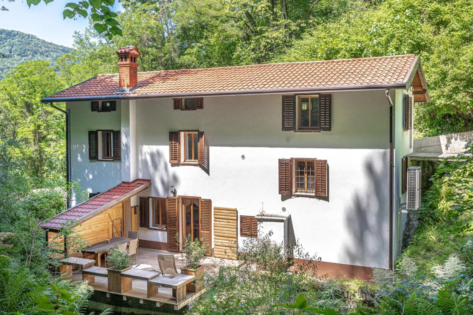 House By The Stream - Happy Rentals Avce エクステリア 写真